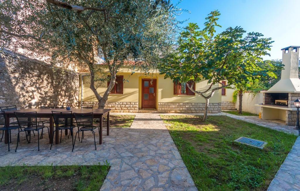 Villa Kuca Za Odmor à Sveti Filip i Jakov Extérieur photo