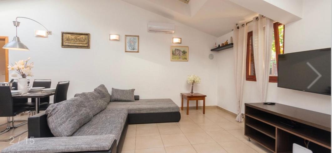 Villa Kuca Za Odmor à Sveti Filip i Jakov Extérieur photo