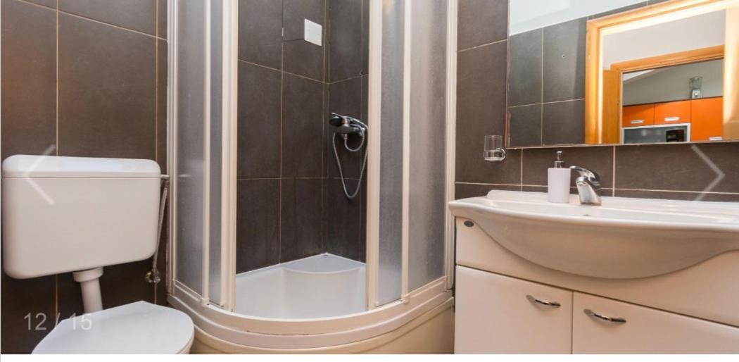 Villa Kuca Za Odmor à Sveti Filip i Jakov Extérieur photo
